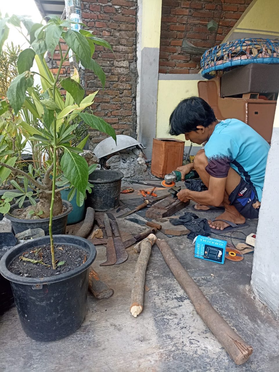 Foto 1 dari 4: Pandai Besi